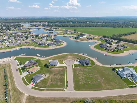 View/Area - 4008 Beachfront Pl SE, Mandan, ND 58554 photo 12 of 13