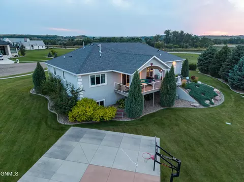 View/Area - 4008 Beachfront Pl SE, Mandan, ND 58554 photo 2 of 13