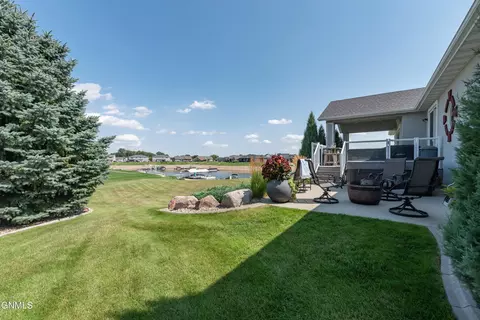 Exterior - 4008 Beachfront Pl SE, Mandan, ND 58554 photo 8 of 18