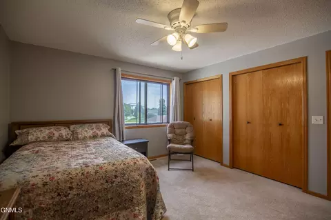 Bedroom - 539 Brandon Pl, Bismarck, ND 58503 photo 3 of 5