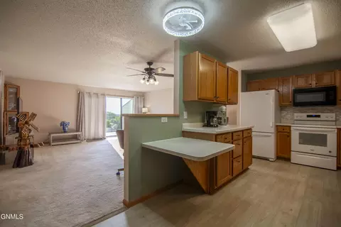 Kitchen - 539 Brandon Pl, Bismarck, ND 58503 photo 1 of 5
