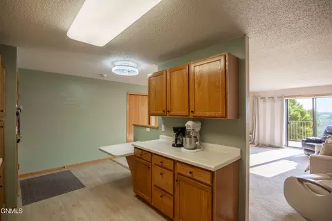 Kitchen - 539 Brandon Pl, Bismarck, ND 58503 photo 5 of 5