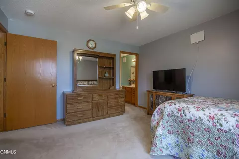 Bedroom - 539 Brandon Pl, Bismarck, ND 58503 photo 2 of 5