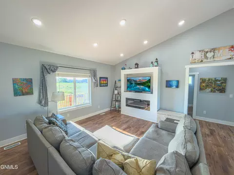 Living - 5487 Matthew Ave, Williston, ND 58801 photo 2 of 2