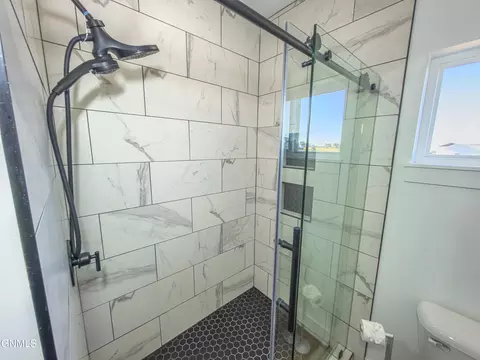 Bath - 5487 Matthew Ave, Williston, ND 58801 photo 1 of 6