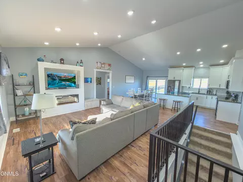 Living - 5487 Matthew Ave, Williston, ND 58801 photo 1 of 2