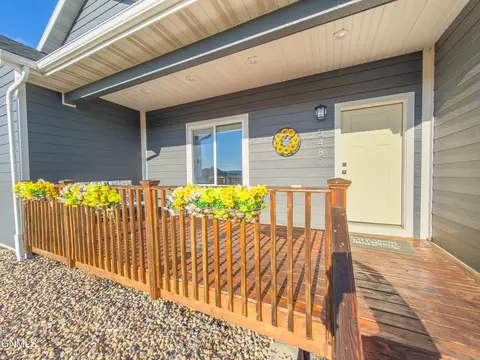 Exterior - 5487 Matthew Ave, Williston, ND 58801 photo 3 of 4