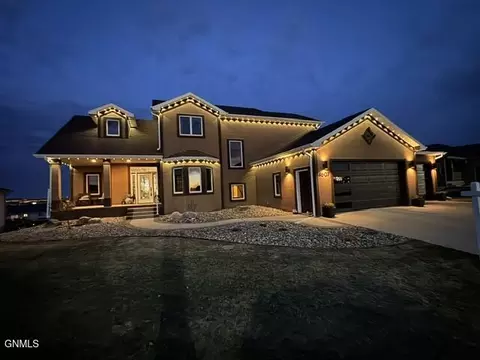 Exterior - 4607 Granite Dr, Bismarck, ND 58503 photo 6 of 6