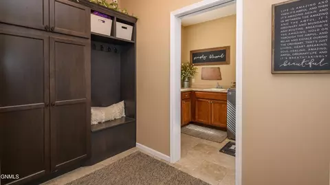 Entry Way - 4607 Granite Dr, Bismarck, ND 58503 photo 3 of 4