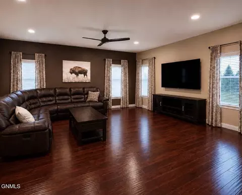 Living - 4607 Granite Dr, Bismarck, ND 58503 photo 1 of 4