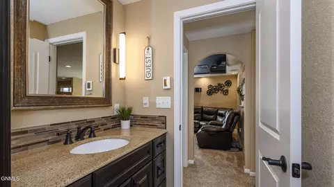 Bath - 4607 Granite Dr, Bismarck, ND 58503 photo 4 of 5