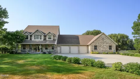 Exterior - 1707 Larson Rd, Bismarck, ND 58504 photo 9 of 13