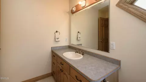 Bath - 1707 Larson Rd, Bismarck, ND 58504 photo 6 of 6