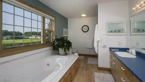 Bath - 1707 Larson Rd, Bismarck, ND 58504 photo 3 of 6