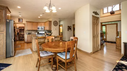 Dining - 1707 Larson Rd, Bismarck, ND 58504 photo 2 of 2