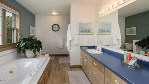 Bath - 1707 Larson Rd, Bismarck, ND 58504 photo 2 of 6