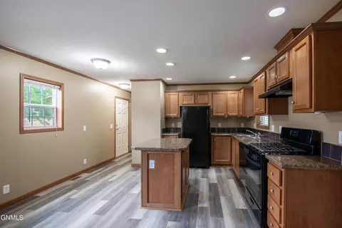 Kitchen - 911 S Frontier Trl, Mandan, ND 58554 photo 1 of 2