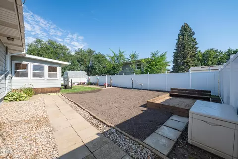 Exterior - 469 Custer St, Dickinson, ND 58601 photo 13 of 13