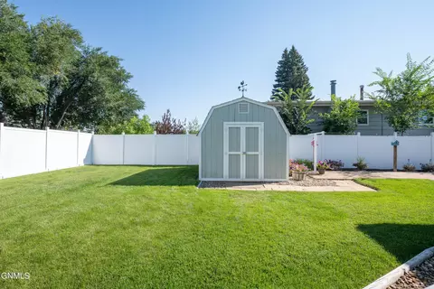 Exterior - 469 Custer St, Dickinson, ND 58601 photo 8 of 13
