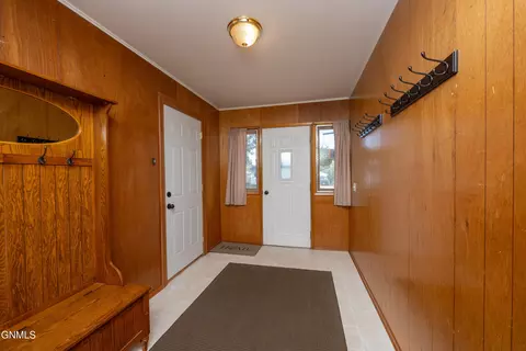 Entry Way - 469 Custer St, Dickinson, ND 58601 photo 1 of 3