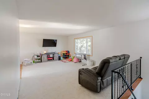 Living - 810 3rd Ave NE, Mandan, ND 58554 photo 1 of 2