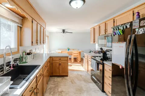 Kitchen - 810 3rd Ave NE, Mandan, ND 58554 photo 3 of 8