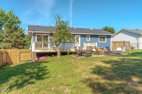Exterior - 810 3rd Ave NE, Mandan, ND 58554 photo 4 of 8