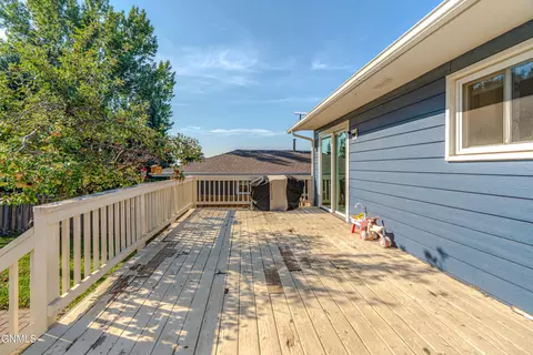 Exterior - 810 3rd Ave NE, Mandan, ND 58554 photo 6 of 8