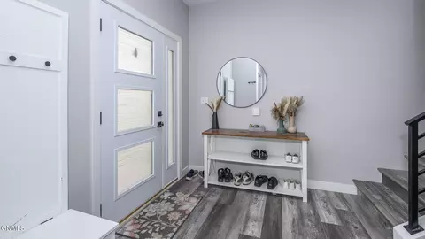 Entry Way - 5417 Hendrickson Dr, Bismarck, ND 58504 photo 4 of 4