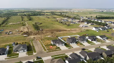 View/Area - 5417 Hendrickson Dr, Bismarck, ND 58504 photo 2 of 4