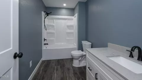 Bath - 5417 Hendrickson Dr, Bismarck, ND 58504 photo 5 of 5