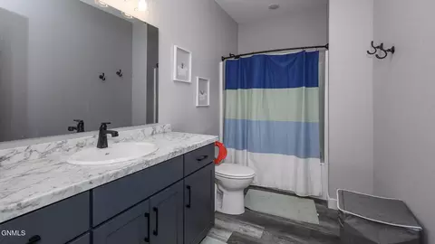 Bath - 5417 Hendrickson Dr, Bismarck, ND 58504 photo 1 of 5