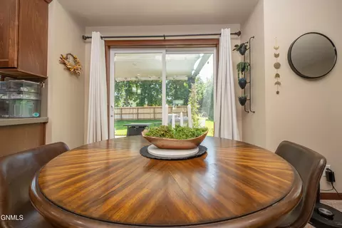 Dining - 711 28th St W, Dickinson, ND 58601 photo 2 of 2