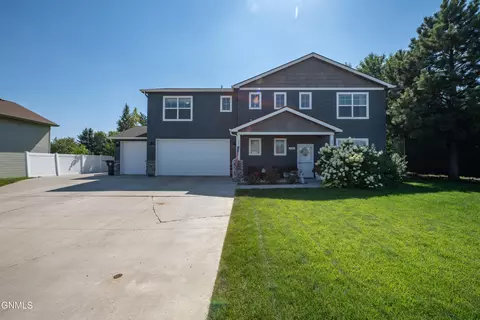 Exterior - 711 28th St W, Dickinson, ND 58601 photo 8 of 15