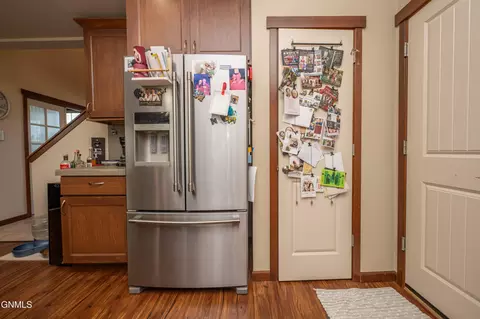 Entry Way - 711 28th St W, Dickinson, ND 58601 photo 6 of 7