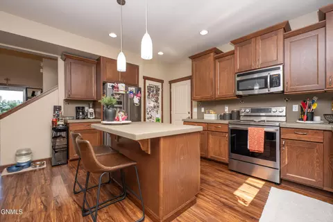 Kitchen - 711 28th St W, Dickinson, ND 58601 photo 2 of 6