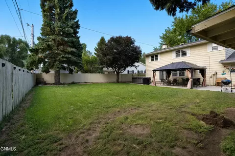 Exterior - 1720 4th Ave E, Williston, ND 58801 photo 8 of 11