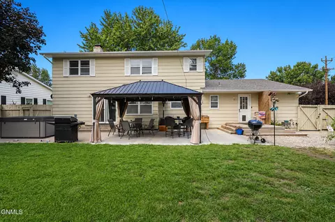 Exterior - 1720 4th Ave E, Williston, ND 58801 photo 11 of 11