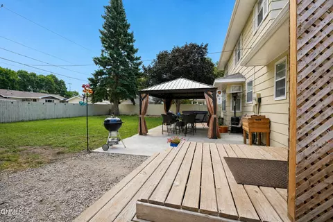 Exterior - 1720 4th Ave E, Williston, ND 58801 photo 10 of 11