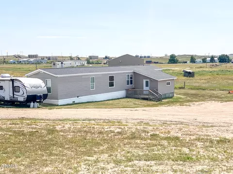 15 Sunrise Estates Rd, Watford City, ND 58854