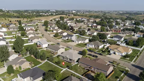 View/Area - 2813 Sleepy Hollow Loop, Bismarck, ND 58501 photo 3 of 4