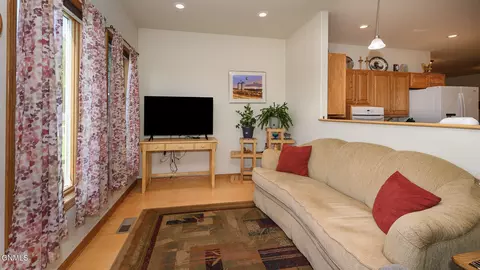 Living - 2813 Sleepy Hollow Loop, Bismarck, ND 58501 photo 2 of 4