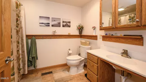Bath - 2813 Sleepy Hollow Loop, Bismarck, ND 58501 photo 6 of 6