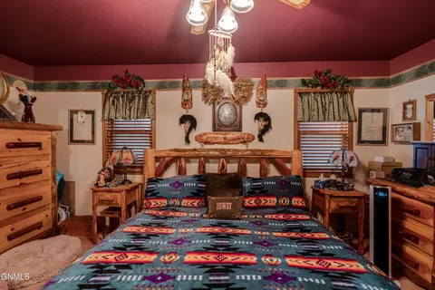 Bedroom - 705 3rd Ave SE, Mandan, ND 58554 photo 2 of 4