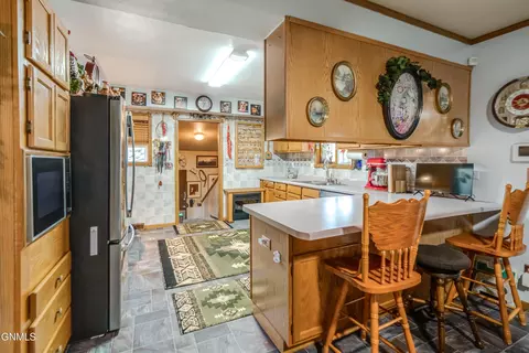 Kitchen - 705 3rd Ave SE, Mandan, ND 58554 photo 4 of 7