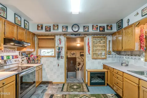 Kitchen - 705 3rd Ave SE, Mandan, ND 58554 photo 5 of 7