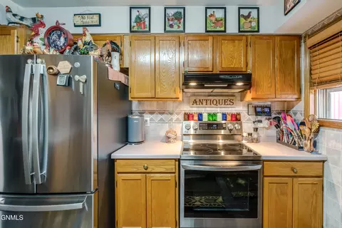 Kitchen - 705 3rd Ave SE, Mandan, ND 58554 photo 2 of 7