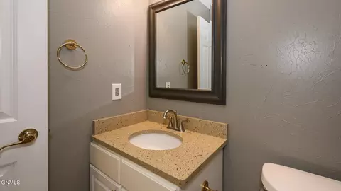 Bath - 1815 Montego Dr, Bismarck, ND 58503 photo 1 of 7