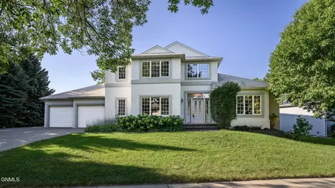 1815 Montego Dr, Bismarck, ND 58503