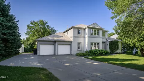 Exterior - 1815 Montego Dr, Bismarck, ND 58503 photo 2 of 9